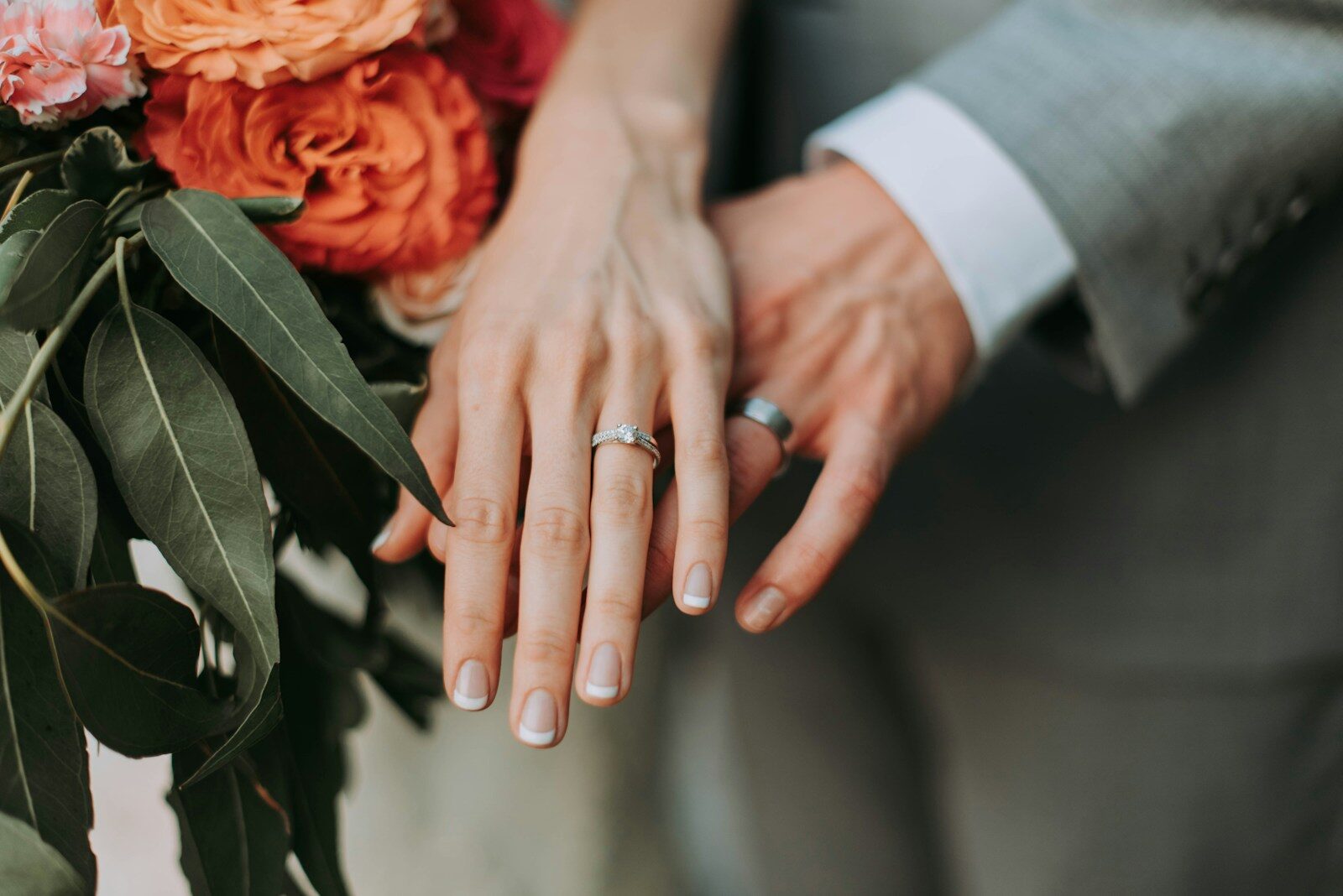 couple wearing rings, symbolizing porn and divorce